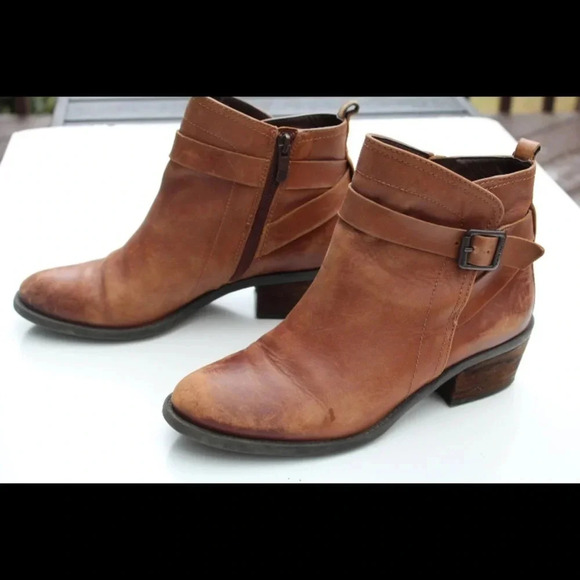 Vince Camuto Beamer ankle boots - Picture 13 of 14
